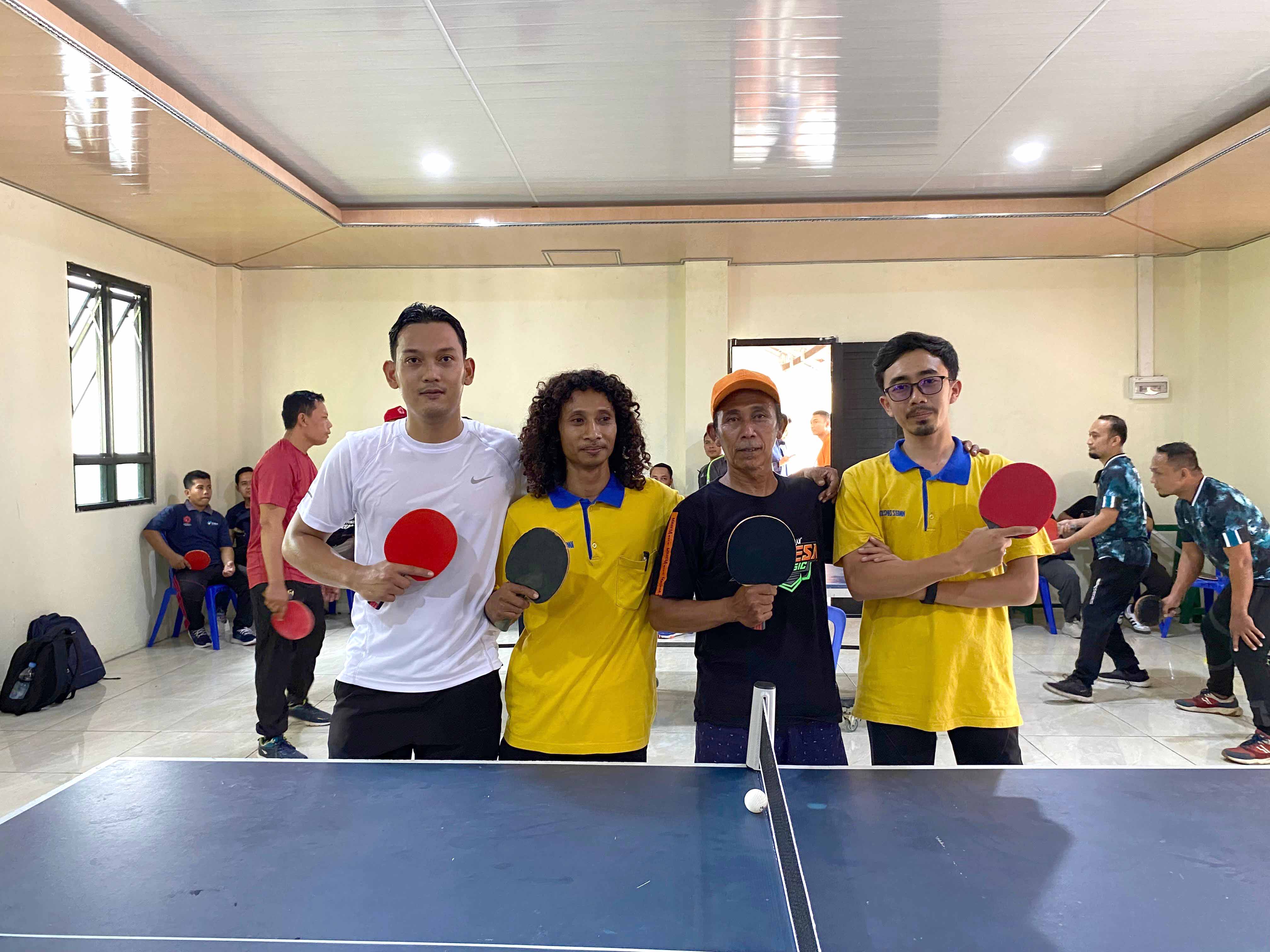Keseruan Lomba Tenis Meja dalam Peringatan HKN ke 60