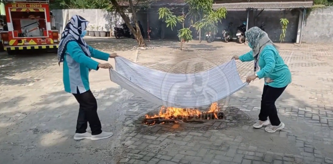 PELATIHAN APAR GUNA PENINGKATAN KAPASITAS NAKES DALAM PENCEGAHAN KEBAKARAN